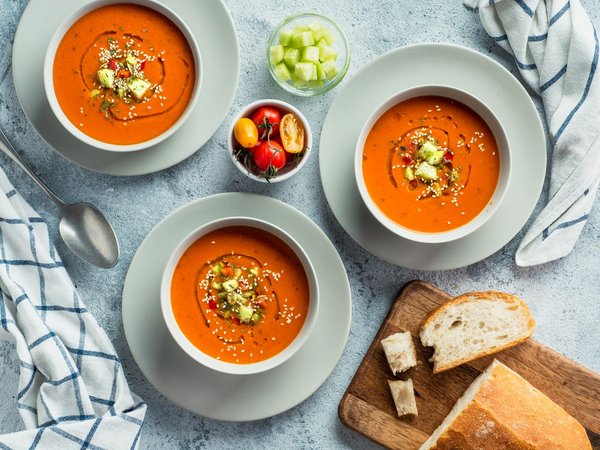 Quels sont les ingrédients pour une soupe de légumes d'hiver réconfortante ?